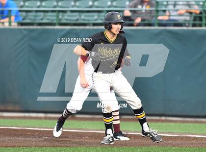 Thumbnail 3 in Morris @ St. Laurence (IHSA 3A Sectional Semifinal) photogallery.