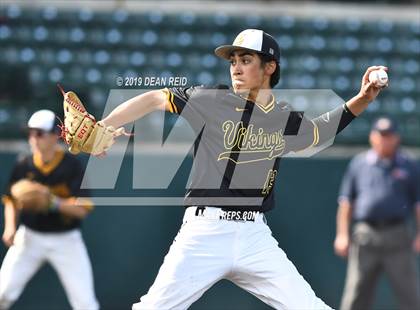 Thumbnail 3 in Morris @ St. Laurence (IHSA 3A Sectional Semifinal) photogallery.