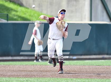 Thumbnail 2 in Morris @ St. Laurence (IHSA 3A Sectional Semifinal) photogallery.