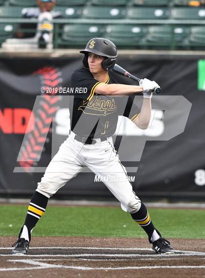 Thumbnail 2 in Morris @ St. Laurence (IHSA 3A Sectional Semifinal) photogallery.
