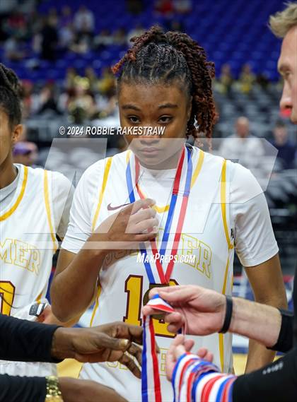 Thumbnail 2 in Summer Creek vs. Duncanville (UIL 6A Basketball Semifinal Medal Ceremony) photogallery.