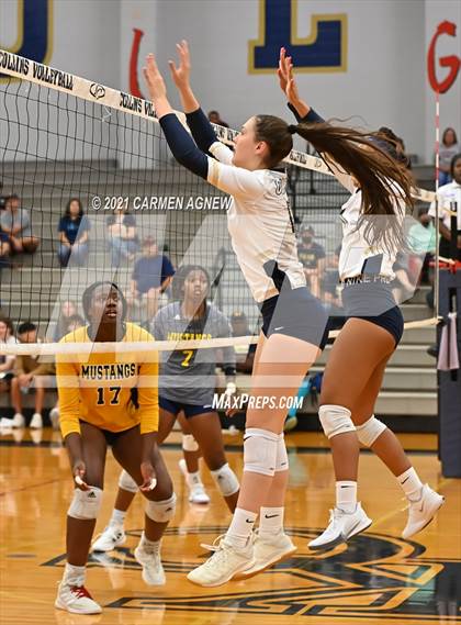 Thumbnail 1 in Cypress Ranch vs Klein Collins photogallery.