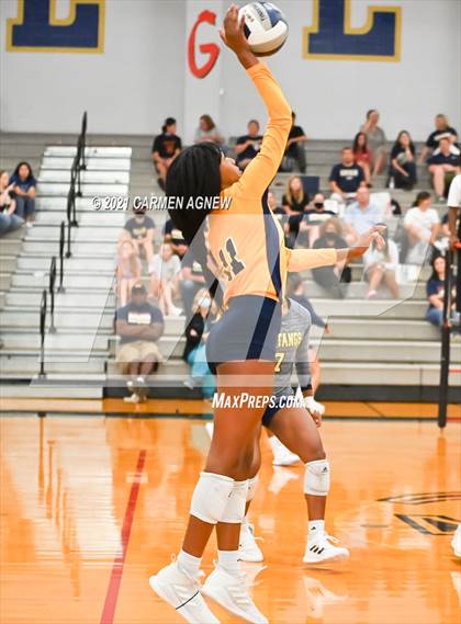 Thumbnail 2 in Cypress Ranch vs Klein Collins photogallery.