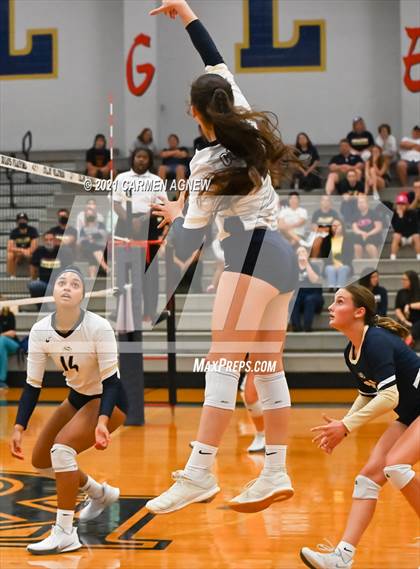 Thumbnail 2 in Cypress Ranch vs Klein Collins photogallery.