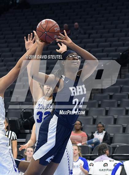 Thumbnail 3 in Rolling Hills Prep vs. Woodside Priory (CIF State D4 Final) photogallery.