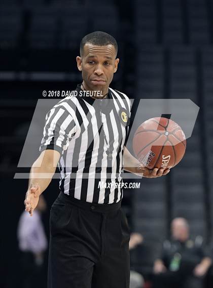 Thumbnail 3 in Rolling Hills Prep vs. Woodside Priory (CIF State D4 Final) photogallery.