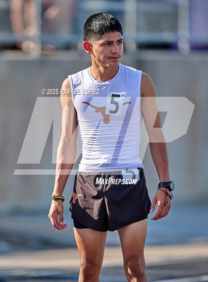 Thumbnail 3 in UIL 6A Track & Field Area 21&22 (1600M) photogallery.