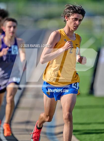 Thumbnail 2 in UIL 6A Track & Field Area 21&22 (1600M) photogallery.