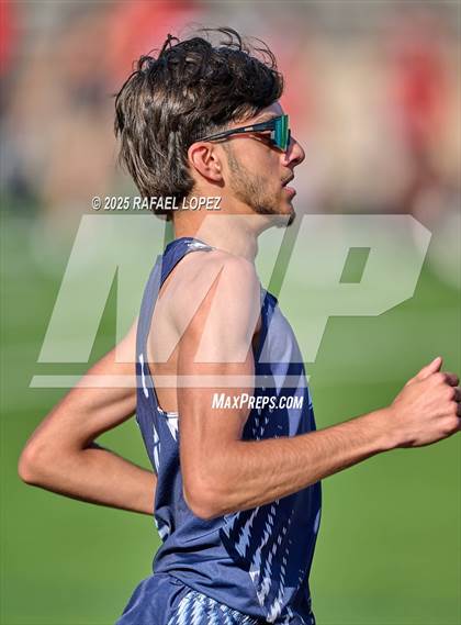 Thumbnail 1 in UIL 6A Track & Field Area 21&22 (1600M) photogallery.