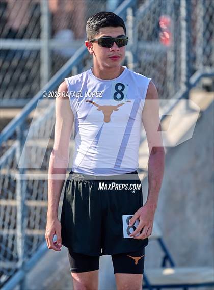 Thumbnail 2 in UIL 6A Track & Field Area 21&22 (1600M) photogallery.