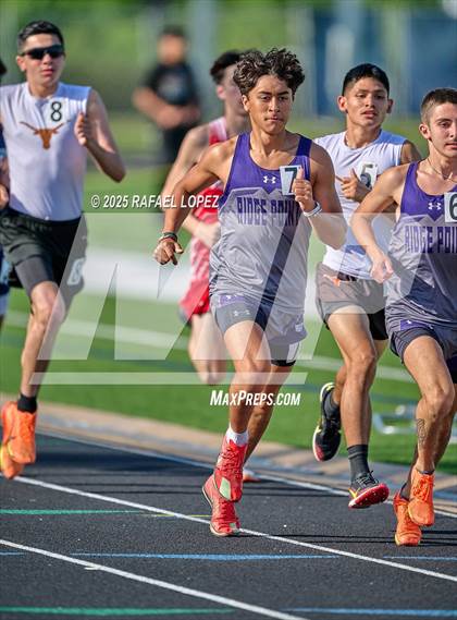 Thumbnail 3 in UIL 6A Track & Field Area 21&22 (1600M) photogallery.