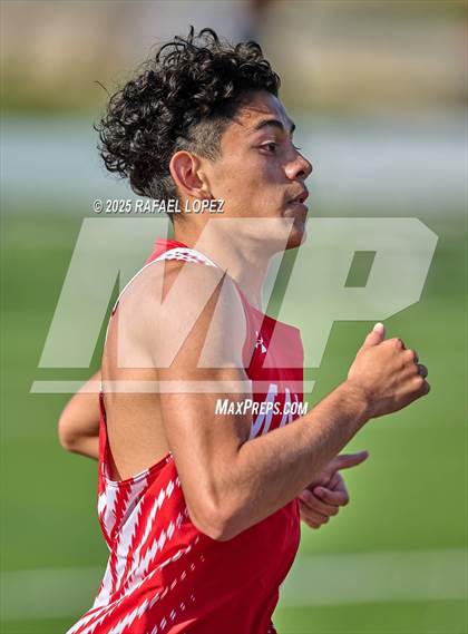 Thumbnail 3 in UIL 6A Track & Field Area 21&22 (1600M) photogallery.