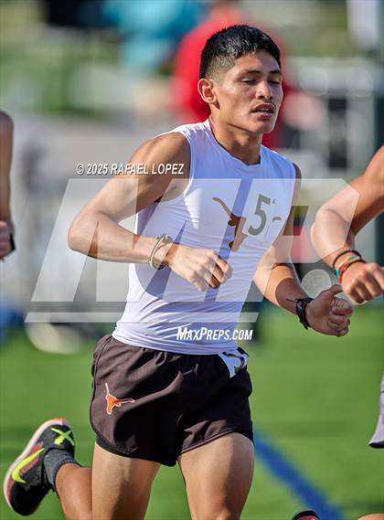 Thumbnail 1 in UIL 6A Track & Field Area 21&22 (1600M) photogallery.
