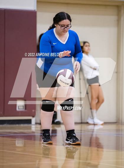 Thumbnail 3 in Glenn @ Bellflower photogallery.