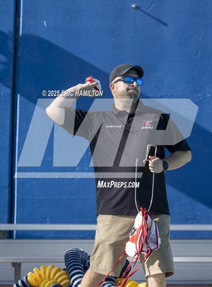 Thumbnail 1 in Etiwanda vs Santa Monica (CIF SS Division 2 First Round) photogallery.