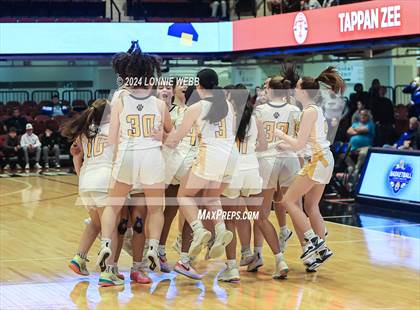 Thumbnail 2 in Tappan Zee vs Walter Panas (NYSPHSAA Section 1 Class A Semifinal) photogallery.