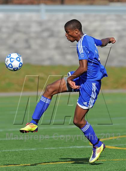 Thumbnail 1 in Elwood-Glenn vs East Hampton (Section 11 Class A Final) photogallery.