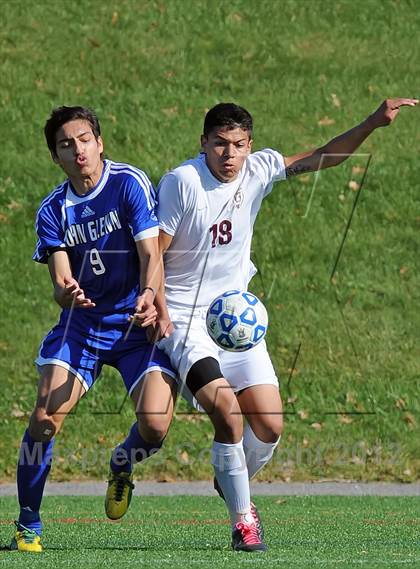 Thumbnail 2 in Elwood-Glenn vs East Hampton (Section 11 Class A Final) photogallery.