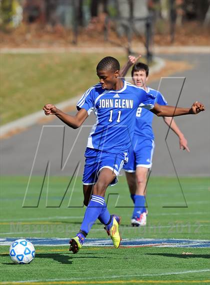 Thumbnail 2 in Elwood-Glenn vs East Hampton (Section 11 Class A Final) photogallery.