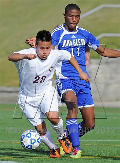 Thumbnail 2 in Elwood-Glenn vs East Hampton (Section 11 Class A Final) photogallery.