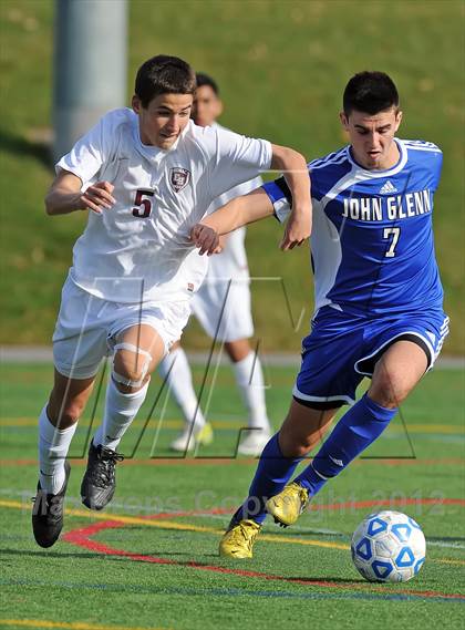 Thumbnail 2 in Elwood-Glenn vs East Hampton (Section 11 Class A Final) photogallery.