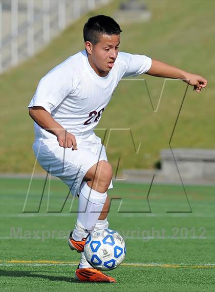 Thumbnail 3 in Elwood-Glenn vs East Hampton (Section 11 Class A Final) photogallery.