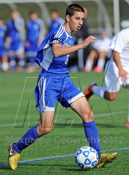 Thumbnail 1 in Elwood-Glenn vs East Hampton (Section 11 Class A Final) photogallery.