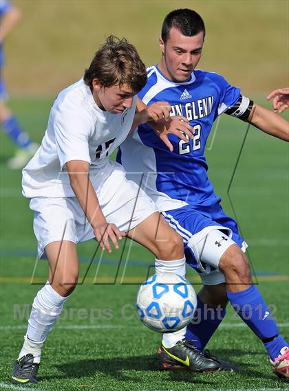 Thumbnail 1 in Elwood-Glenn vs East Hampton (Section 11 Class A Final) photogallery.