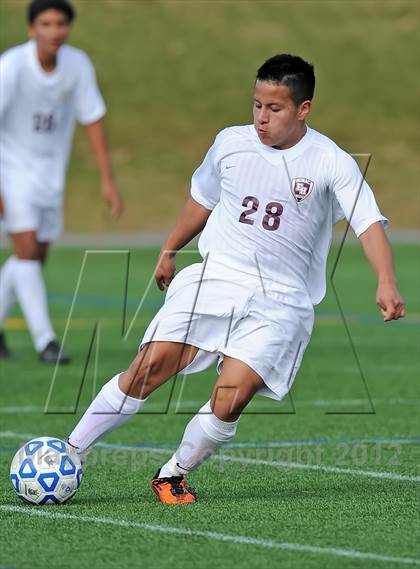 Thumbnail 2 in Elwood-Glenn vs East Hampton (Section 11 Class A Final) photogallery.