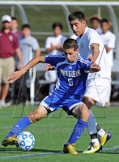Thumbnail 1 in Elwood-Glenn vs East Hampton (Section 11 Class A Final) photogallery.