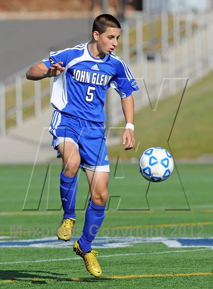 Thumbnail 2 in Elwood-Glenn vs East Hampton (Section 11 Class A Final) photogallery.