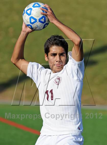 Thumbnail 2 in Elwood-Glenn vs East Hampton (Section 11 Class A Final) photogallery.