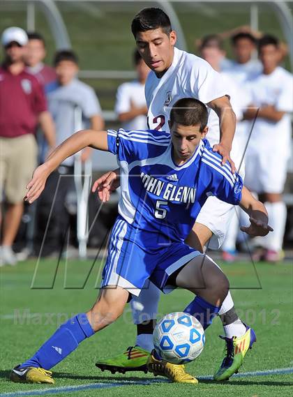 Thumbnail 2 in Elwood-Glenn vs East Hampton (Section 11 Class A Final) photogallery.