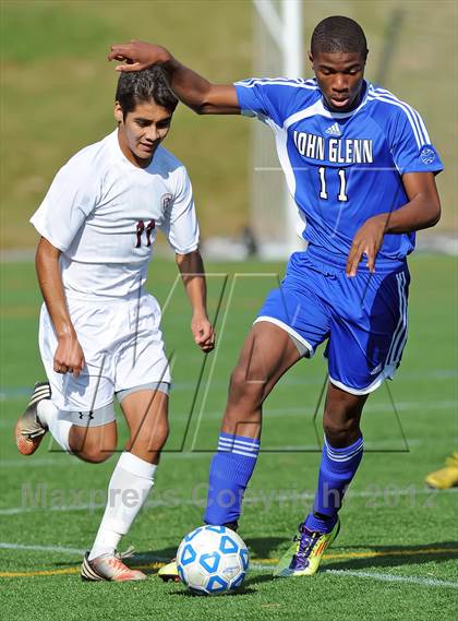 Thumbnail 2 in Elwood-Glenn vs East Hampton (Section 11 Class A Final) photogallery.