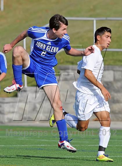 Thumbnail 2 in Elwood-Glenn vs East Hampton (Section 11 Class A Final) photogallery.