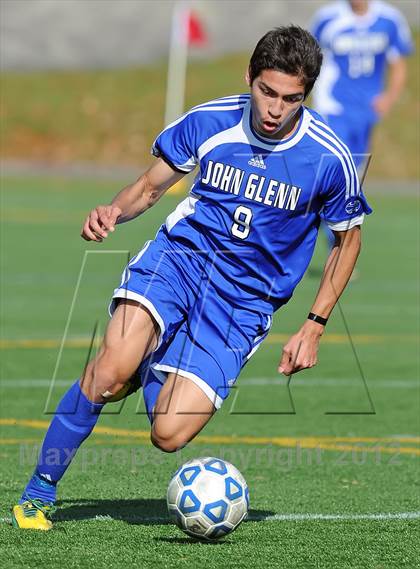Thumbnail 3 in Elwood-Glenn vs East Hampton (Section 11 Class A Final) photogallery.