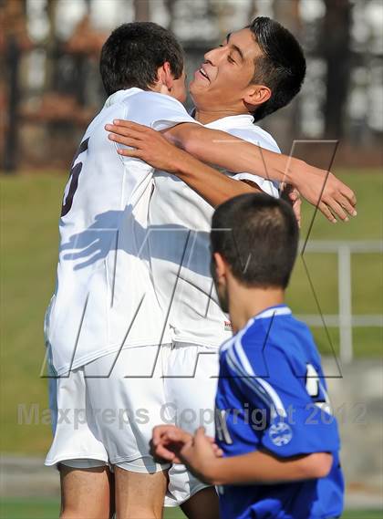 Thumbnail 3 in Elwood-Glenn vs East Hampton (Section 11 Class A Final) photogallery.