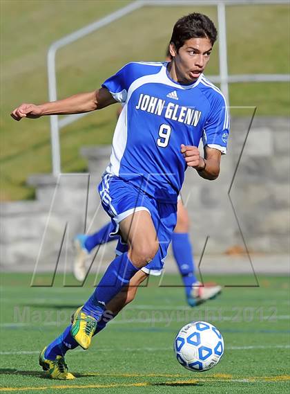 Thumbnail 3 in Elwood-Glenn vs East Hampton (Section 11 Class A Final) photogallery.