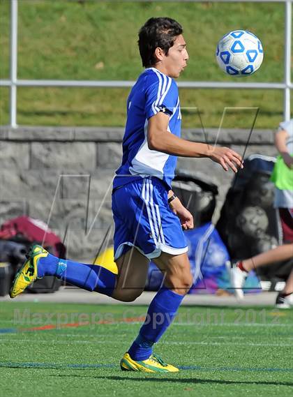 Thumbnail 1 in Elwood-Glenn vs East Hampton (Section 11 Class A Final) photogallery.