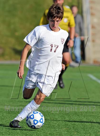 Thumbnail 3 in Elwood-Glenn vs East Hampton (Section 11 Class A Final) photogallery.