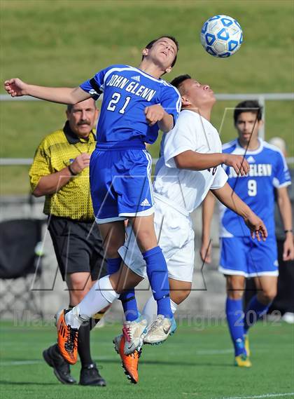 Thumbnail 1 in Elwood-Glenn vs East Hampton (Section 11 Class A Final) photogallery.