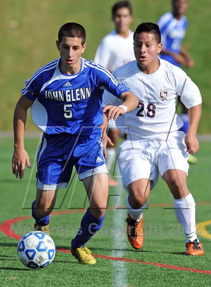 Thumbnail 2 in Elwood-Glenn vs East Hampton (Section 11 Class A Final) photogallery.