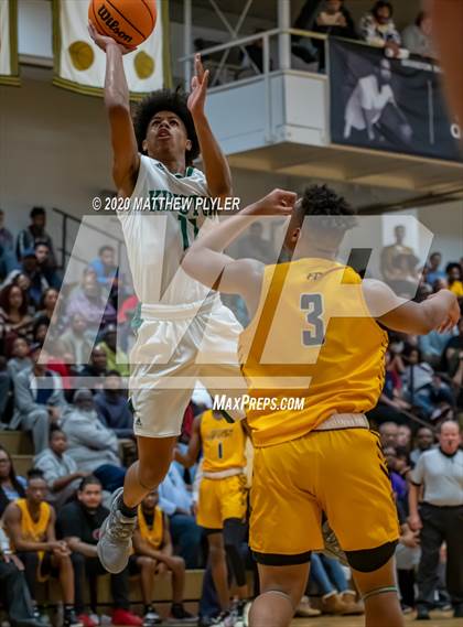 Thumbnail 1 in Farmville Central vs Kinston (Hoopstate MLK Classic - Kinston) photogallery.