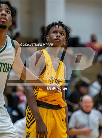 Thumbnail 2 in Farmville Central vs Kinston (Hoopstate MLK Classic - Kinston) photogallery.