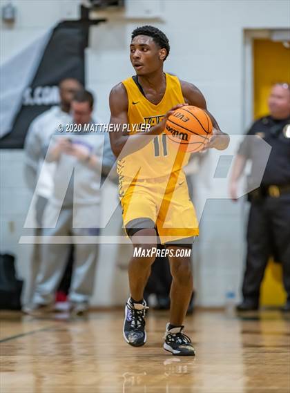 Thumbnail 1 in Farmville Central vs Kinston (Hoopstate MLK Classic - Kinston) photogallery.