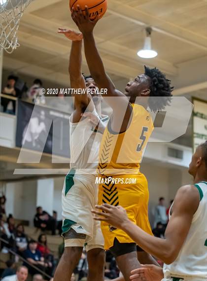 Thumbnail 1 in Farmville Central vs Kinston (Hoopstate MLK Classic - Kinston) photogallery.