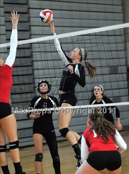 Thumbnail 3 in Assumption vs. Redlands East Valley (Durango Fall Classic) photogallery.