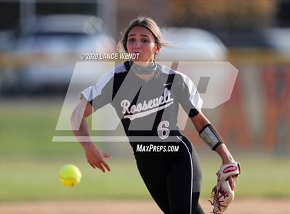 Thumbnail 1 in Roosevelt @ D'Evelyn State Quarter Finals photogallery.