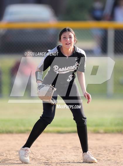 Thumbnail 2 in Roosevelt @ D'Evelyn State Quarter Finals photogallery.
