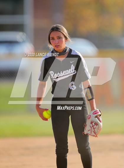 Thumbnail 1 in Roosevelt @ D'Evelyn State Quarter Finals photogallery.